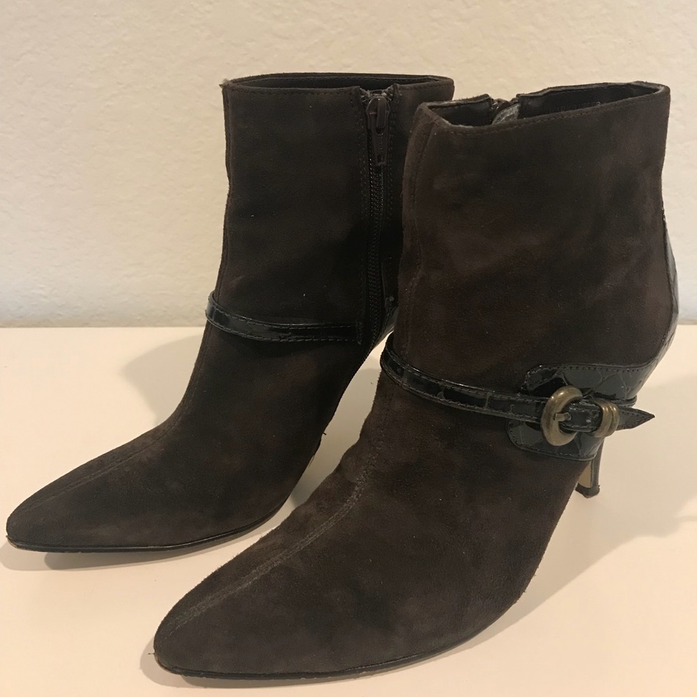 Boots - Picture 5 of 6